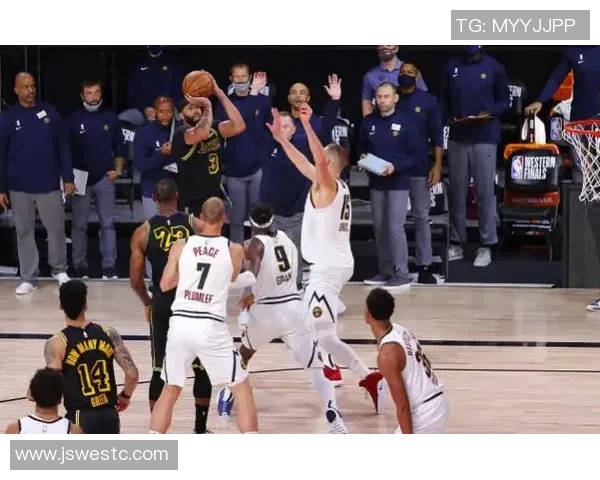 雨燕直播湖人对战掘金精彩赛事回顾与分析